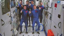歷史一刻！中國空間站兩個(gè)航天員乘組首次實(shí)現(xiàn)“太空...